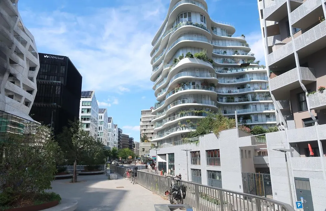 Paris 17Eme - Studio Compact 10M2 -110 Sqf - Coeur Batignolles - Ideal Solo Traveler-1